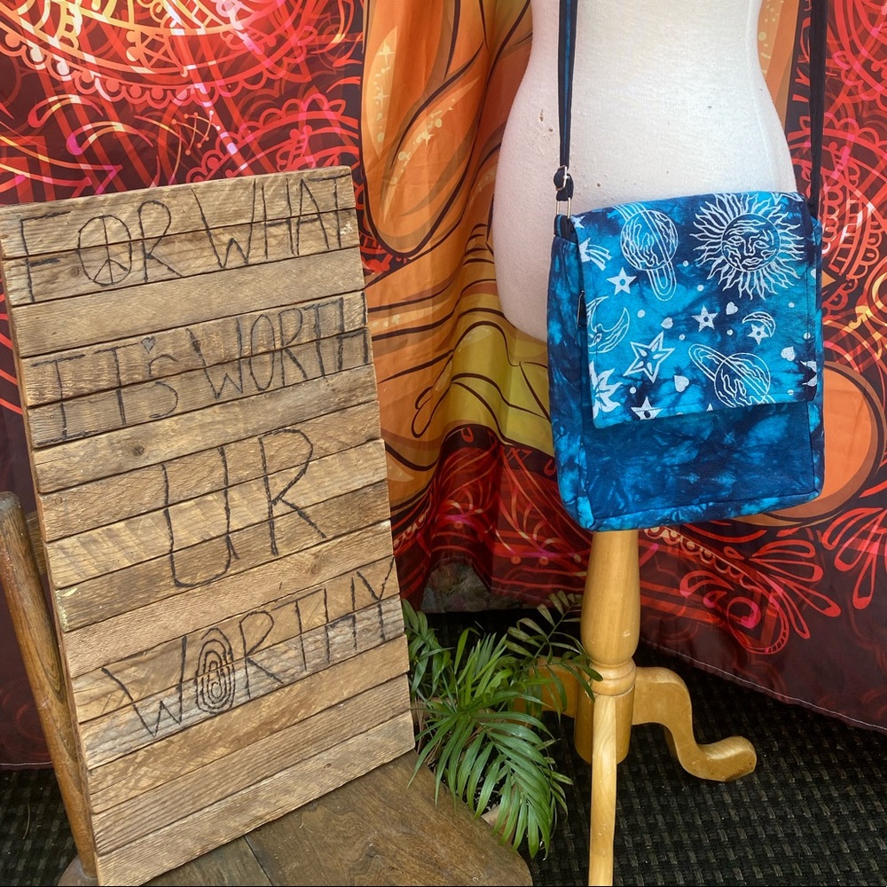 🤗276-UR Out Of This 🌎 Magical TriPpie Galaxy Tie Dye Bag